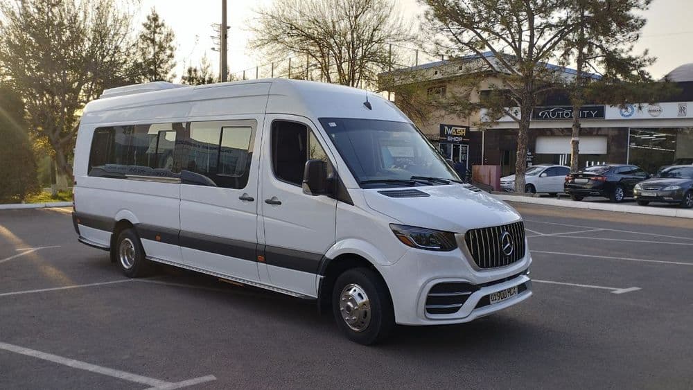 Mersades-Benz Sprinter Long — 2