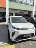 Maxus Mifa M9 mini van