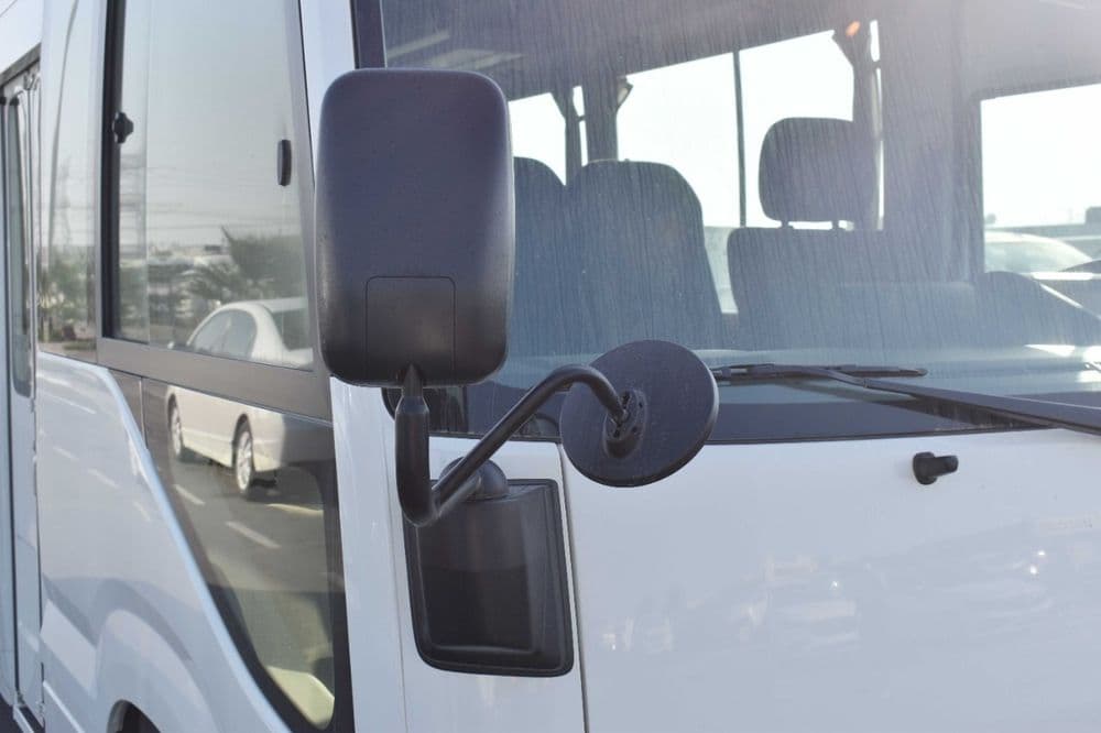 Toyota coaster 22 seats — 8