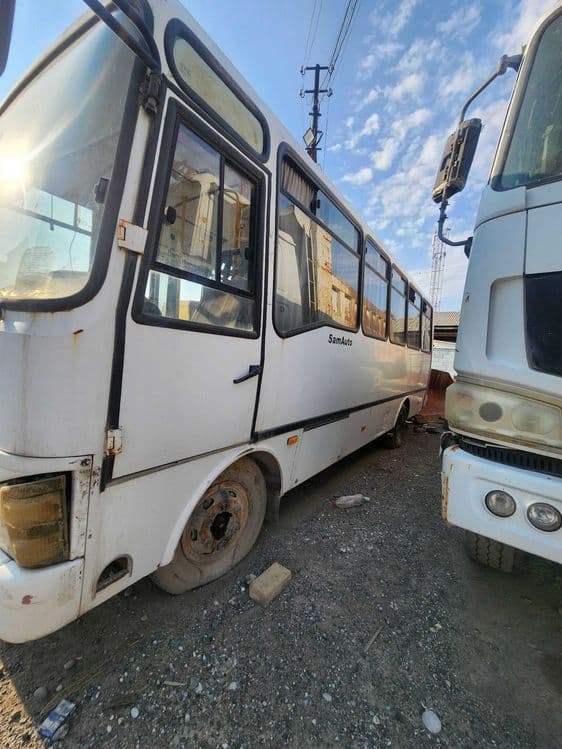 Andijon viloyati Paxtaobod tumanida Isuzu SAZ NP37 avtobusi sotilmoqda — 3