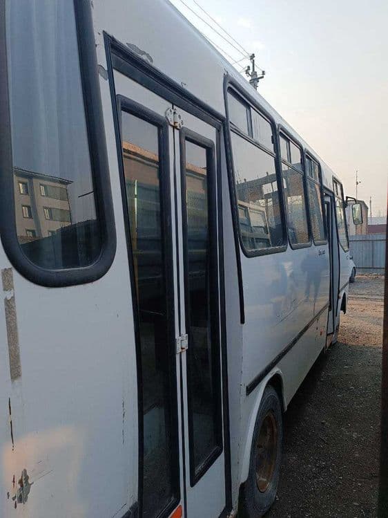 Andijon viloyati Paxtaobod tumanida Isuzu SAZ NP37 avtobusi sotilmoqda — 5