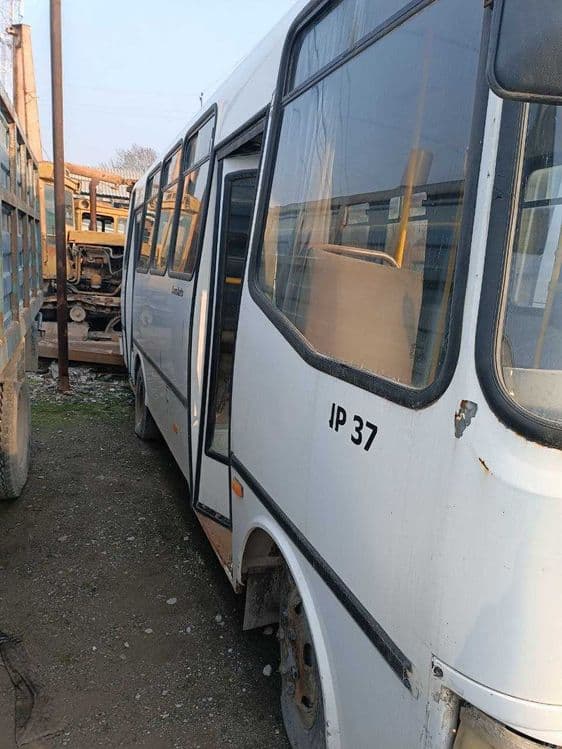 Andijon viloyati Paxtaobod tumanida Isuzu SAZ NP37 avtobusi sotilmoqda — 6