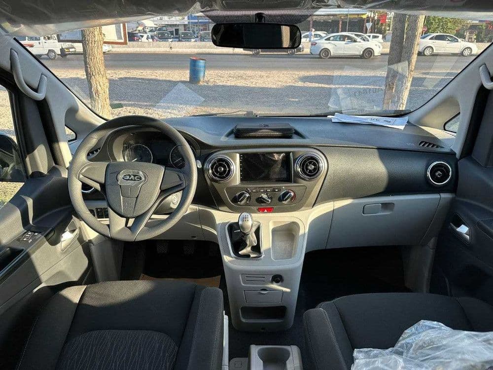 JAC M3 PLUS minibus . Sotuvda cheklanmagan miqdorda mavjud. — 1