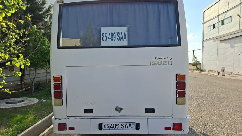AVTOBUS  ISUZU NP37 сотилади — 2
