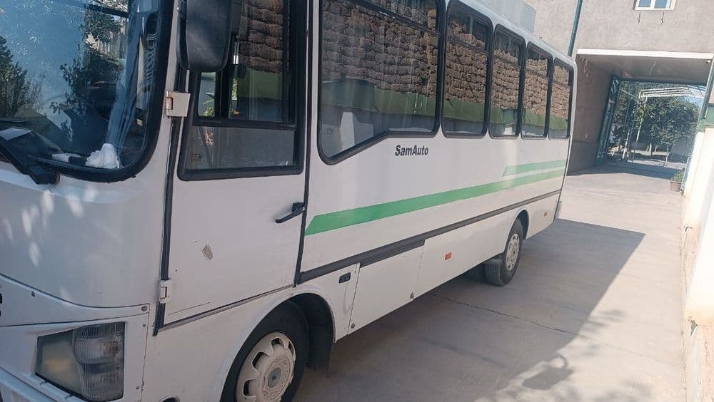 Isuzu avtobus 2013-yil — 7
