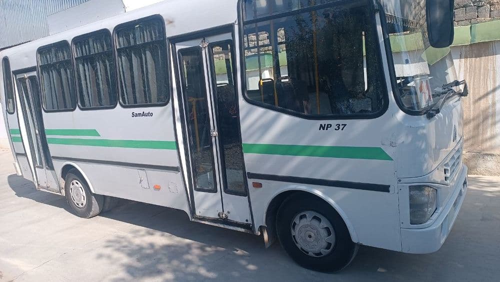 Isuzu avtobus 2013-yil — 8