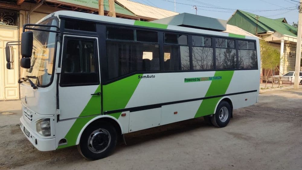 Исузу 2015й. Автобус мотор грузовой