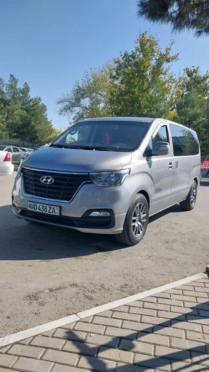 Hyundai-stareks 2011 — 1