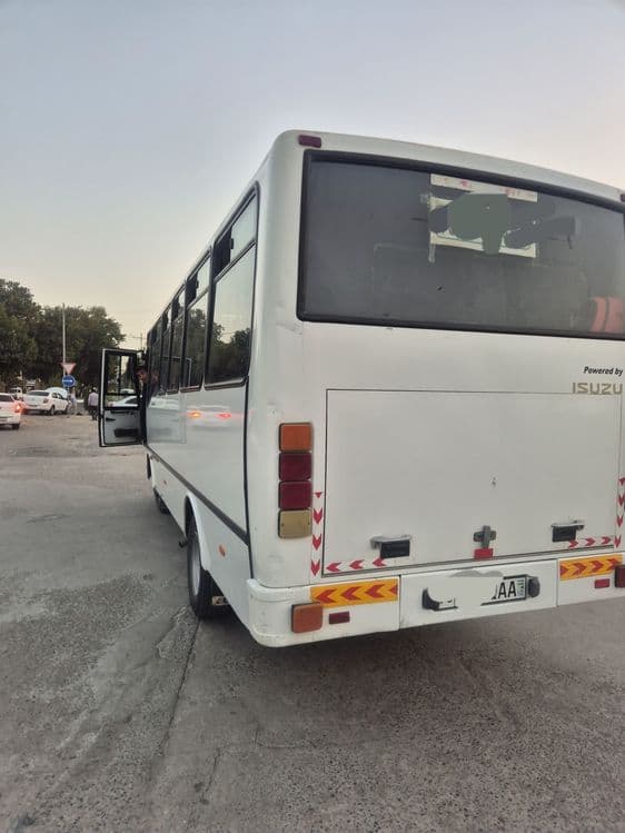 Isuzu NP26 avtobus — 5