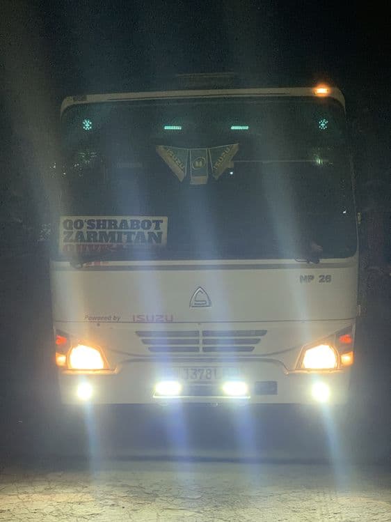 ISUZU NP26 Avtobus — 2
