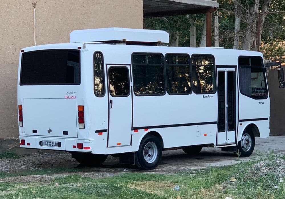 ISUZU NP26 Avtobus — 4