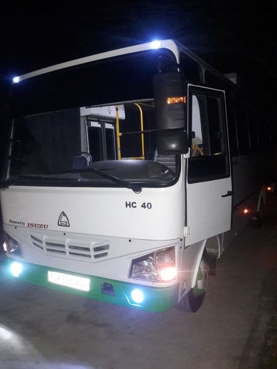 Isuzu avtobus.            . — 3