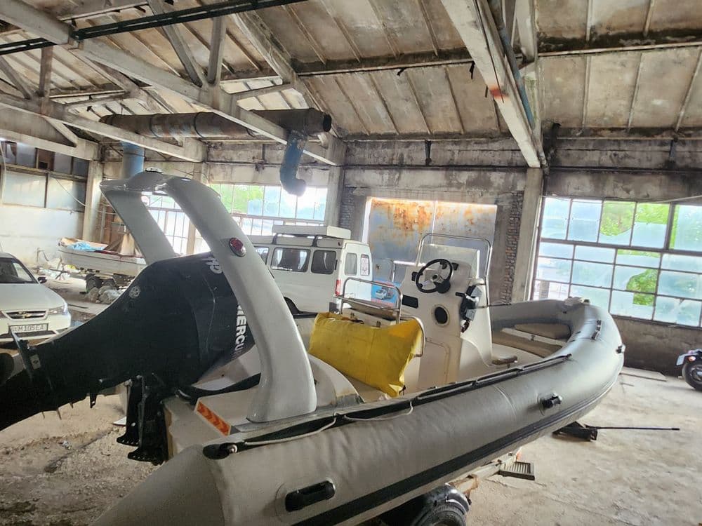 Катер скеклопластик RIB 610, 8 мест. Мотор Mercury 115 efi. — 3