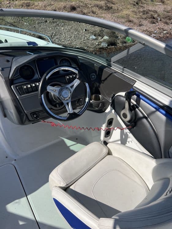 Катер Monterey 217 Blackfin Sport — 7