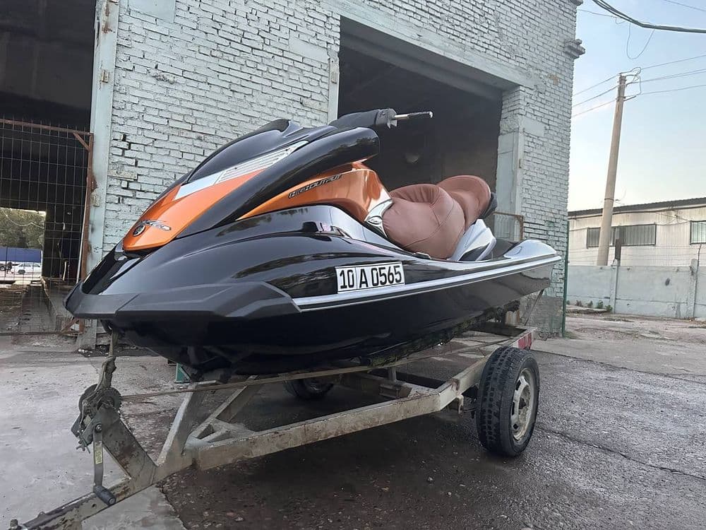 Yamaha 1.8 2013 год в идеальном состоянии — 1