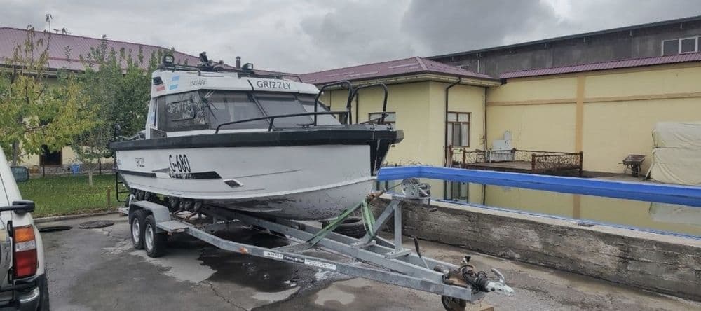 Продается или Обмен, Катер GRIZZLY G680 Twin Авто Внидарожник — 1
