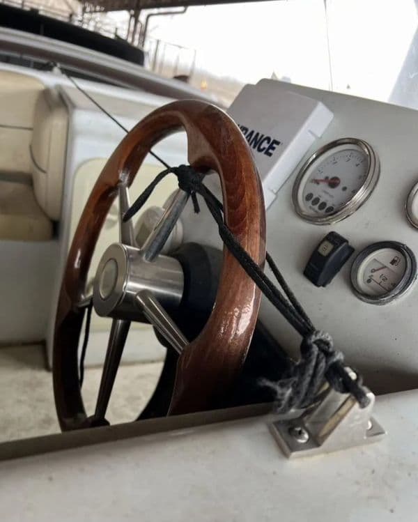 Продаётся Катер Ладожская судоверфь с мотором Suzuki 60 — 7