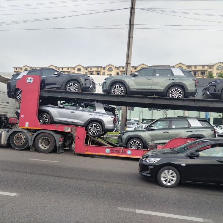 Автовоз полуприцеп шести 6 местный — 2