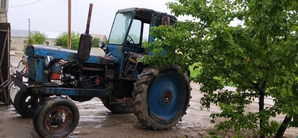 Traktor priseb kepiyen sotiladi — 3