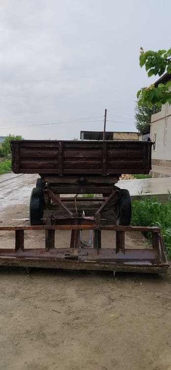 Traktor priseb kepiyen sotiladi — 5