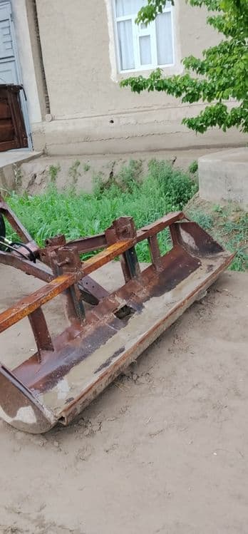 Traktor priseb kepiyen sotiladi — 7