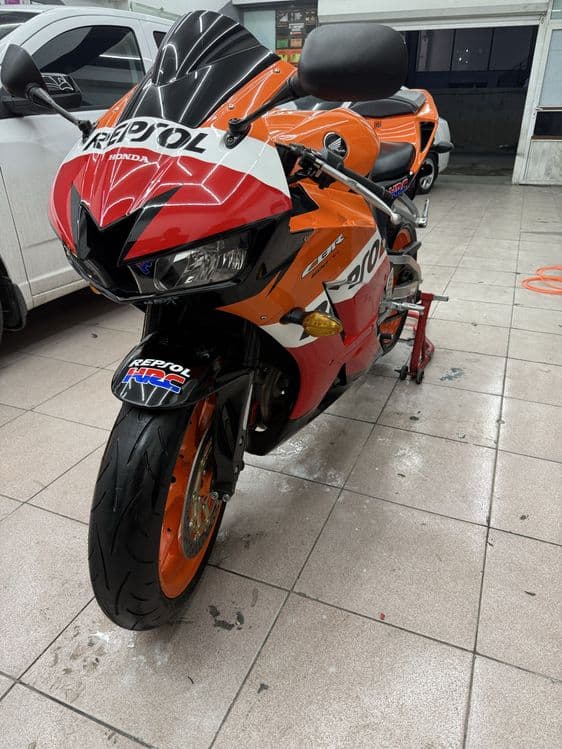 Только за нал продаётся иделаная Honda Cbr600rr — 2
