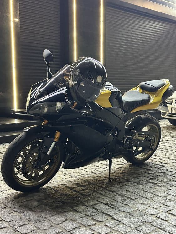 YAMAHA R1 2007yil karbon detala bor — 4