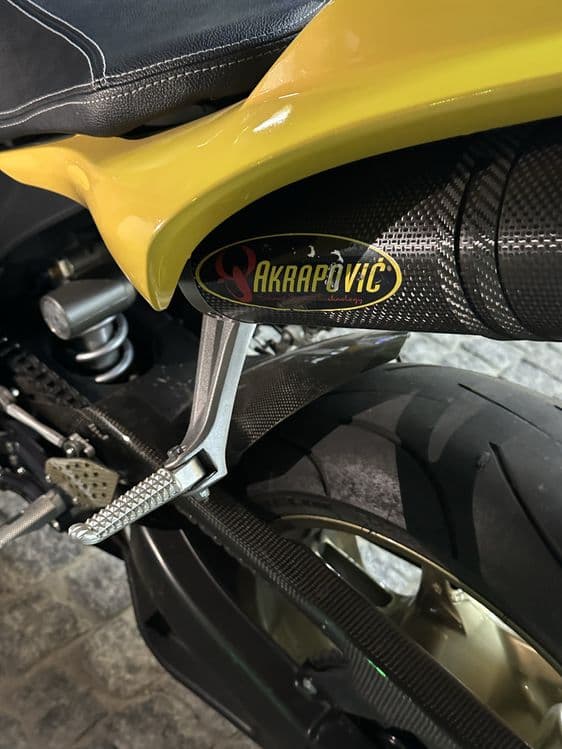 YAMAHA R1 2007yil karbon detala bor — 6