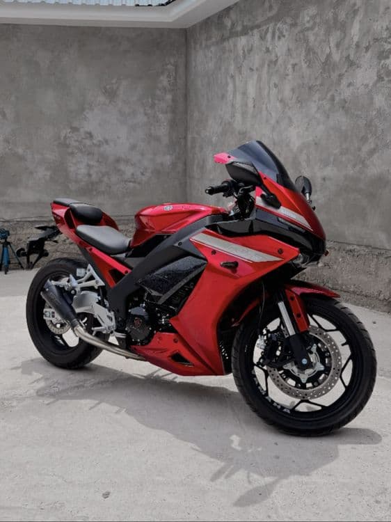 Moto 400 kub sotiladi Yamaha R1