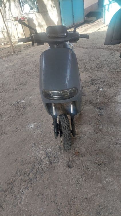 Arivo 700 elektron skuter — 1