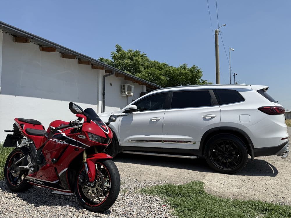 Honda cbr 600 rr — 1