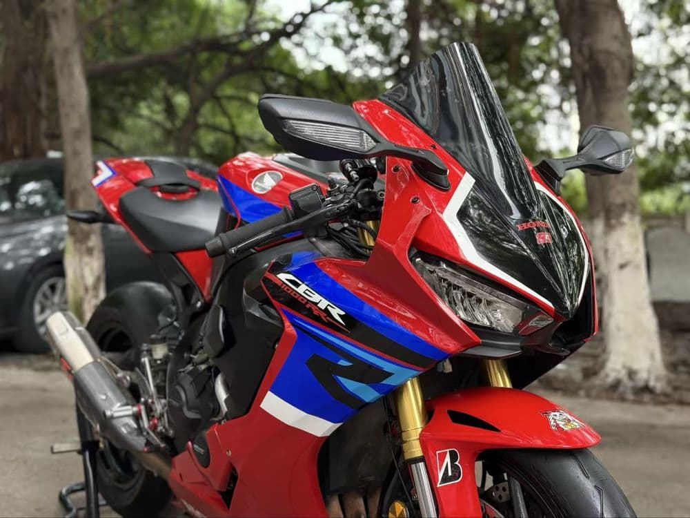 Продаётся CBR1000RR 2017 Fireblade — 1