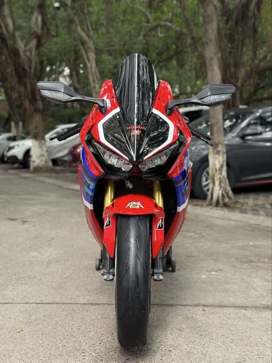 Продаётся CBR1000RR 2017 Fireblade — 2