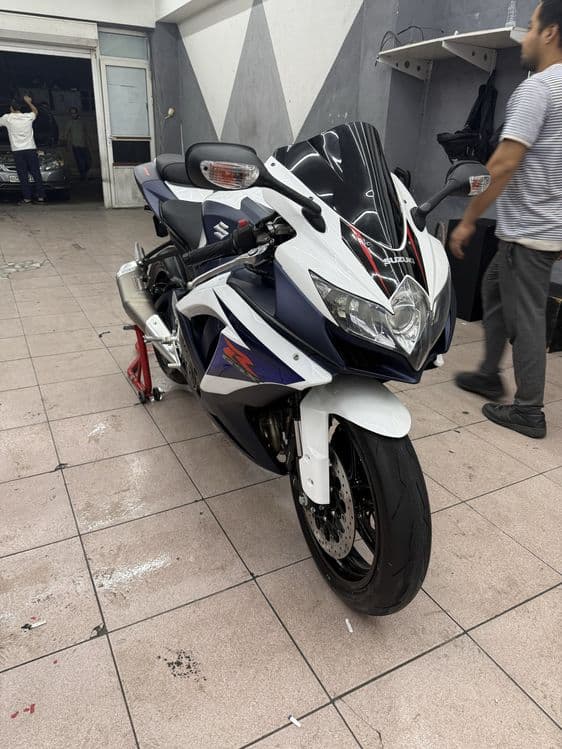 Только за нал SUZUKI GSXR600 — 1