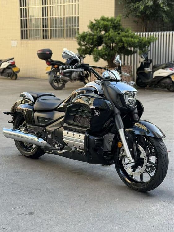 Продается Honda Valkyrie 1800 cc — 1