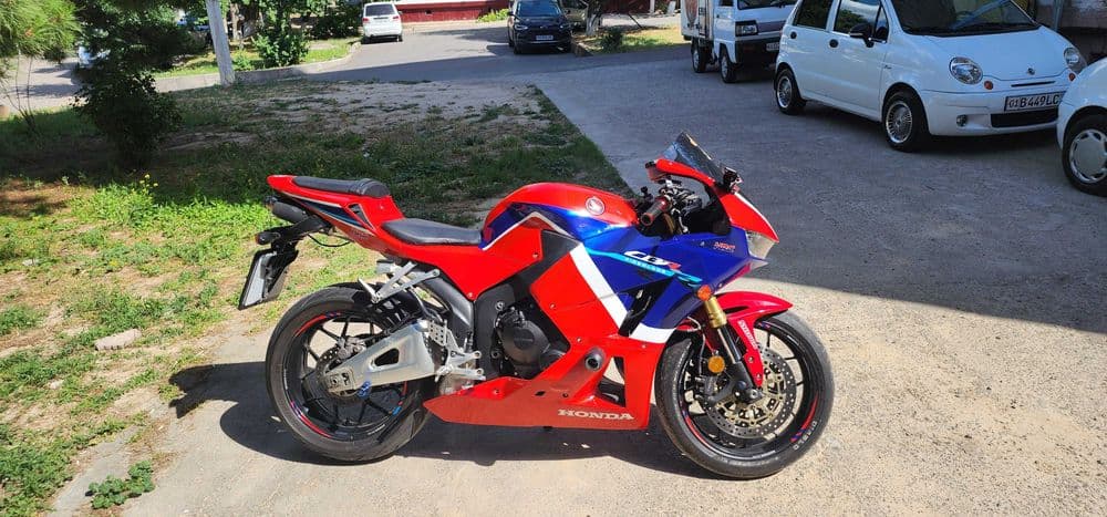 Honda CBR 600 RR 2015 — 1