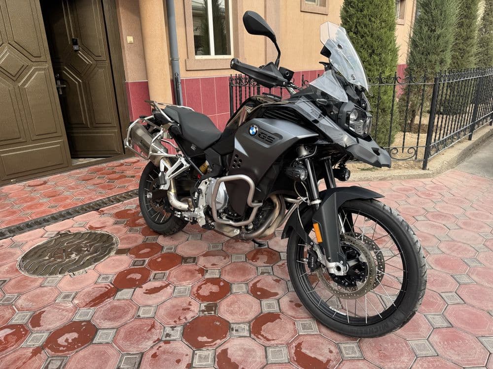 BMW F850 GS Advature — 1