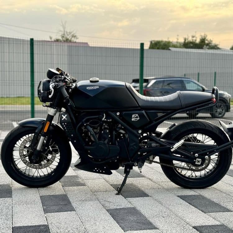 Cafe Racer Brixton Crossfire 500 — 8