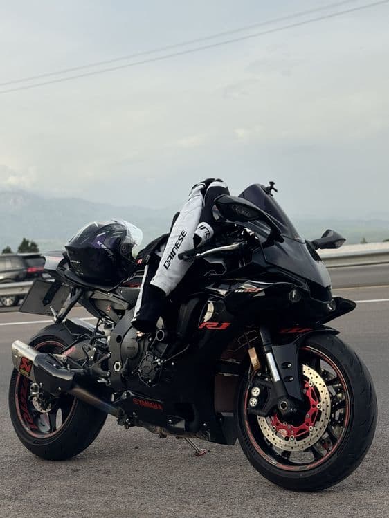 Yamaha R1 официально завезен с канады не китай не корея — 1