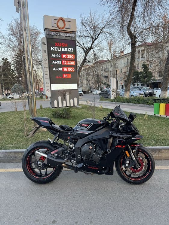 Yamaha R1 официально завезен с канады не китай не корея — 2
