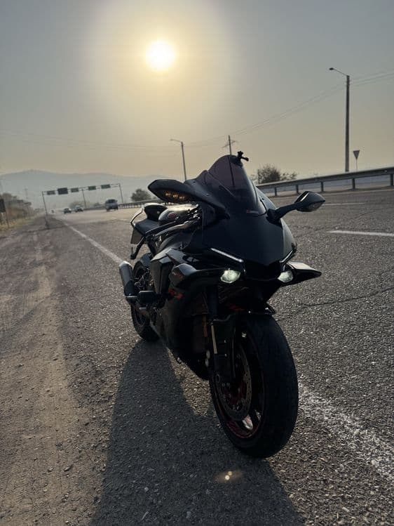 Yamaha R1 официально завезен с канады не китай не корея — 4