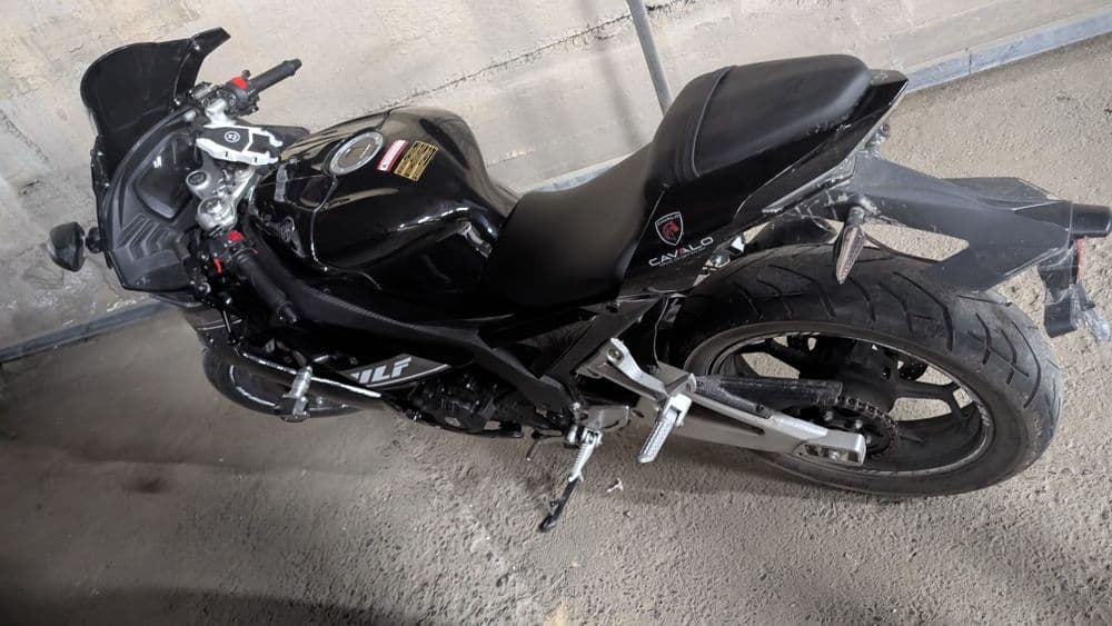 Yamaha r1 400 kub — 1