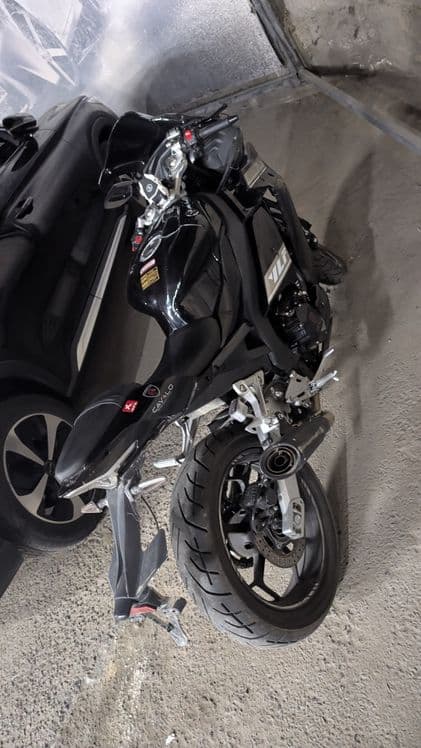 Yamaha r1 400 kub — 2