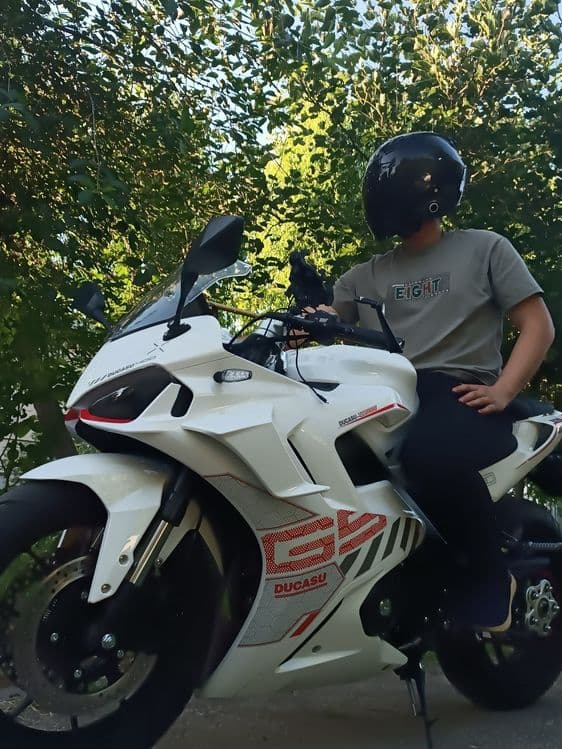 Dugati panigali. Moto — 1