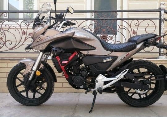 LIFAN  KPT 200

Клиренс: 190 мм.

Объём топливного бака: 14 л.

Расход — 1