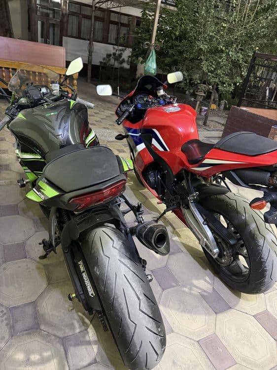 Мотоцикл Honda cbr600rr & Kawasaki zx6r — 2