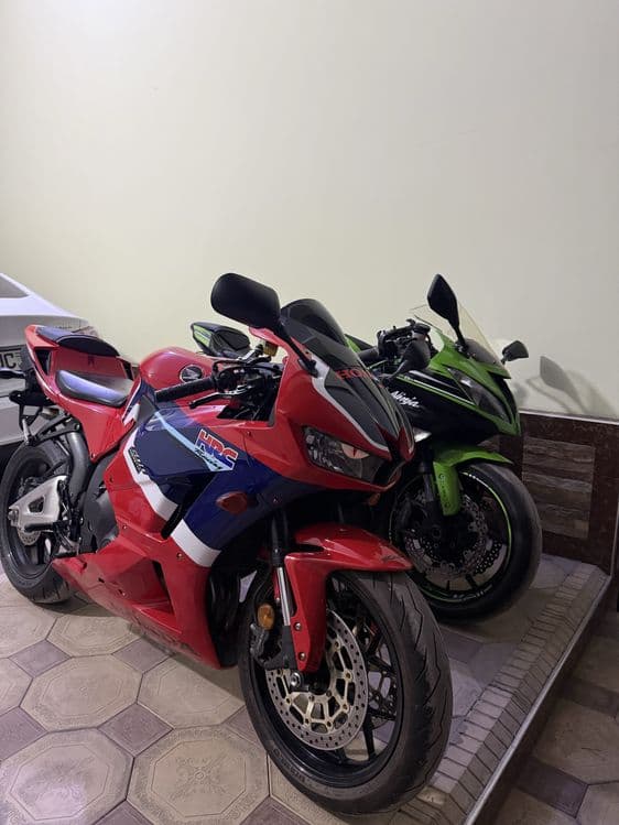 Мотоцикл Honda cbr600rr & Kawasaki zx6r — 4