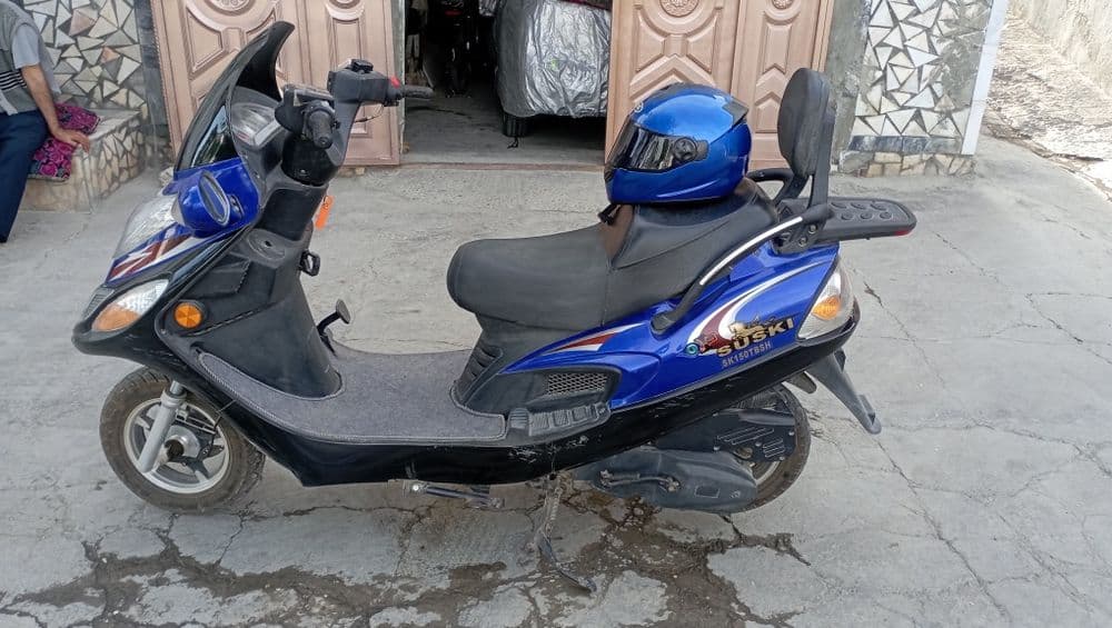 Moto skuter sotiladi yangi antikvarni — 2