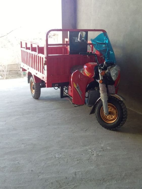Lochin moto sotiladi — 1