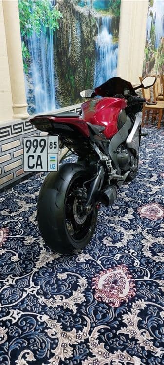 Honda cbr1000rr fireblade — 2